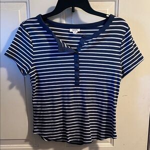 Women’s a.n.a. T-Shirt size medium